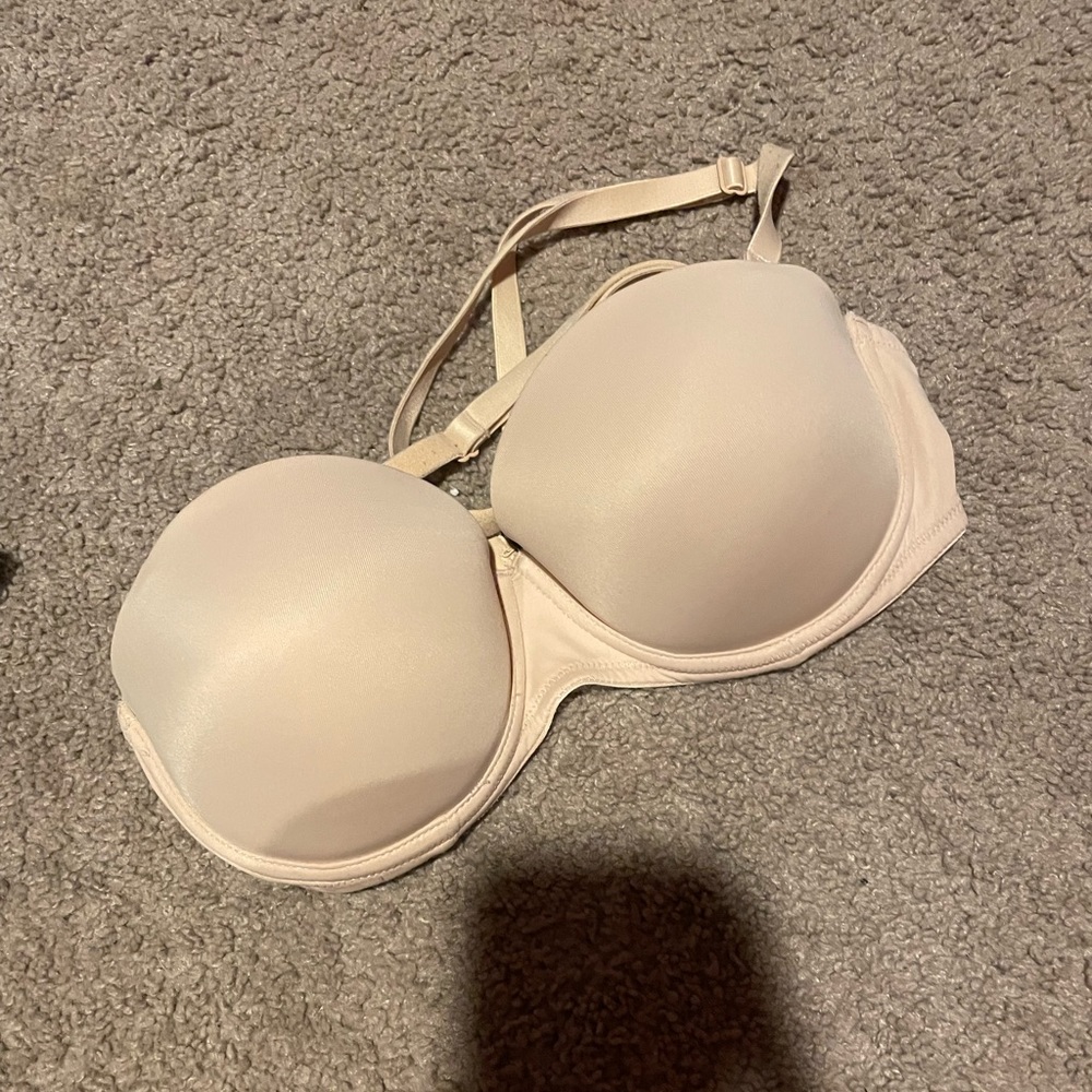 Brand new Victoria secret strapless push-up bra